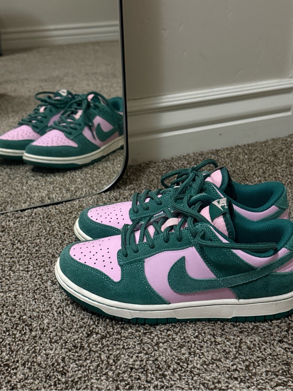 Nike Low-Top Sneakers in Pink and Forest Green